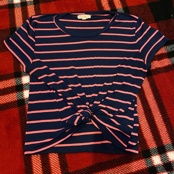 Cute crop top - Picture 1 of 4